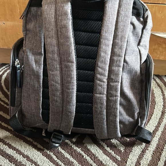 Baby diaper bag! Its in good condition - Picture 3 of 4